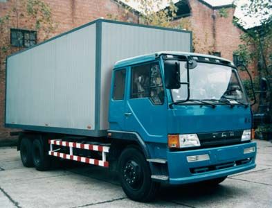 Jialingjiang brand automobiles NC5240XXY Box transport vehicle