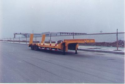 Shengyue  SDZ9174 Low flatbed semi-trailer