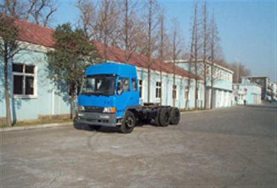 Jiefang Automobile CA4161P11K2T1A80 Flat headed diesel tractor