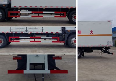 Cheng Li  CL5180XRQ6BXW Flammable gas box transport vehicle