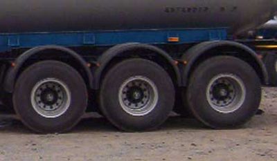 Hongtu  HT9407GYQ3 Semi trailer for liquefied gas transportation