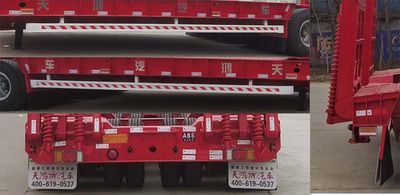 Hualiang Tianhong  LJN9401TDPT Low flatbed semi-trailer