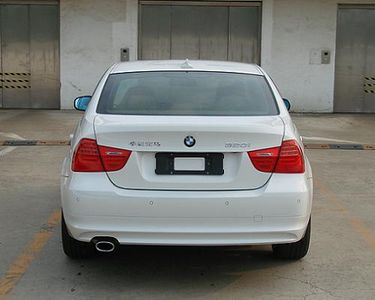 BMW BMW7200JDBMW320i Sedan