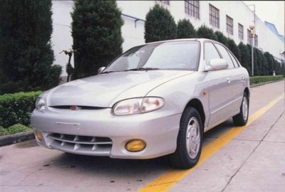 Kia  YQZ7130 Sedan