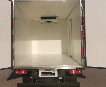 Volvo Cars WRB5034XLCSCX1 Refrigerated truck