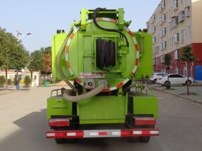 Cheng Liwei  CLW5090GQW6BS Cleaning the suction truck