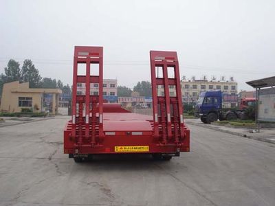 Liangshan Dongyue  CSQ9403TDP Low flatbed transport semi-trailer