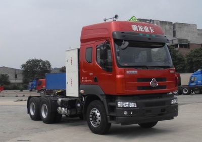 Chenglong  LZ4251M5DB Dangerous goods tractor