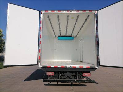 Chatting about work license cars HTL5120XLC6BJ Refrigerated truck