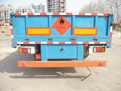 Penglai  PG9401LWY Barreled dangerous goods transport semi-trailer