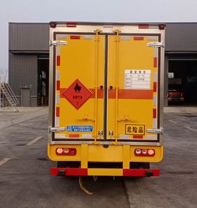 Cheng Li  CL5043XRQ6WX Flammable gas box transport vehicle