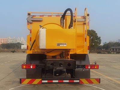 Crown  WZJ5122GQXE6 Cleaning car