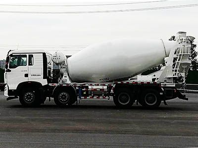 Lingyu  CLY5317GJB30E58 Concrete mixing transport vehicle