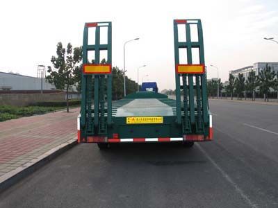 Liangshan Dongyue  CSQ9281TDPA Low flatbed transport semi-trailer