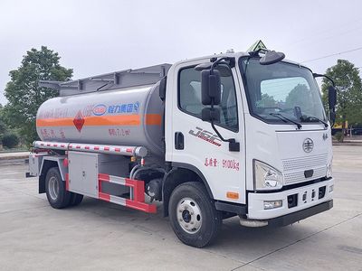 Cheng Li CL5091GJYCBWGRefueling truck