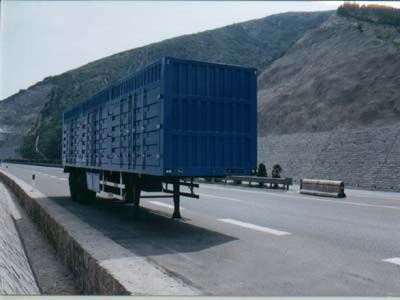 Yanshan BSQ9181XXYBox transport semi-trailer