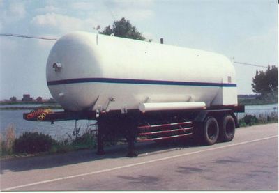 Huafu  HFD9360GDY Low temperature liquid transport semi-trailer