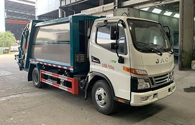 Cheng Liwei CLW5070ZYS6SLCompressed garbage truck