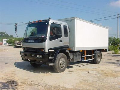 Baolong  TBL5150XYCF Bulletproof cash transport vehicle