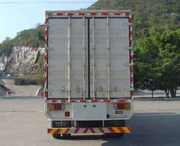 Liute Shenli  LZT5211XXYPK2E3L9T3A95 Flat head box transport vehicle