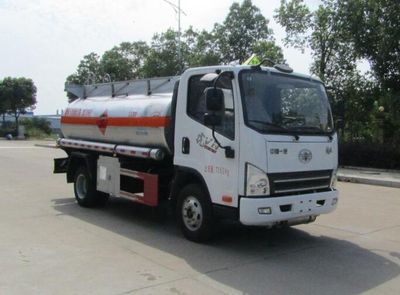 Zhongqi Liwei brand automobiles HLW5074GYY5CA Oil tanker