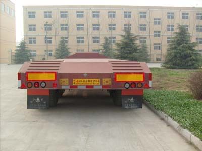 Liangshan Dongyue  CSQ9282TDPB Low flatbed semi-trailer