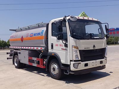 Cheng Li CL5121GYY6BWGOil tanker