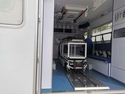 Langang  XLG5060XJHFC6 ambulance