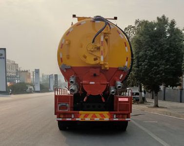 Wanglongwei  WLW5310GQWD Cleaning the suction truck