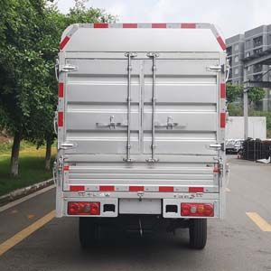 Xinyuan brand automobiles JKC5032CCYSG5E Grate type transport vehicle