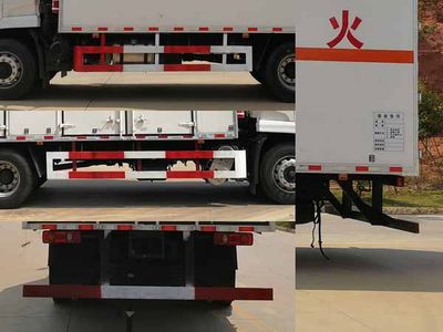 Chusheng  CSC5180XRQD6 Flammable gas box transport vehicle