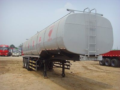 Qilin QLG9406GRYFlammable liquid tank transport semi-trailer