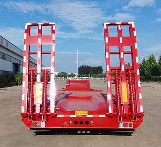 Fuyun Ma  LWG9352TDP Low flatbed semi-trailer