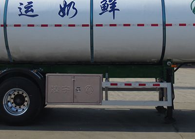 Lingyu  CLY9400GNY Fresh milk transportation semi-trailer