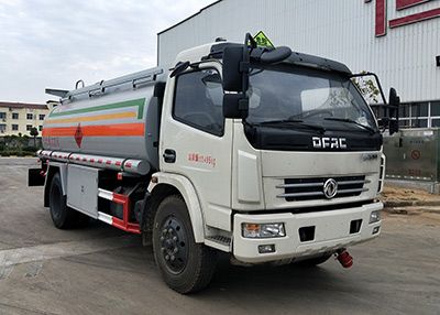 Chufeng  HQG5111GYY5EQ Oil tanker