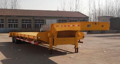 Liangfeng YL9350TDPLow flatbed semi-trailer