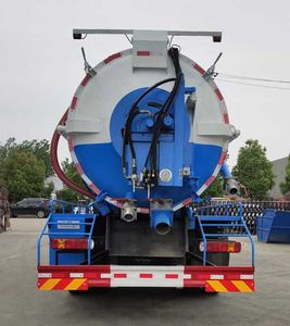 Longxinghui  HLV5180GQWZZ6T5 Cleaning the suction truck