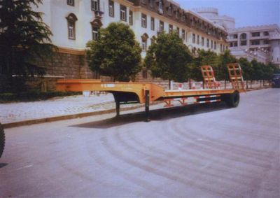 Zhongqi brand automobiles ZQZ9120TDP Low flatbed semi-trailer