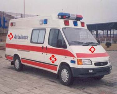 Jiangling Quanshun brand automobiles JX5037XJHDLCM ambulance