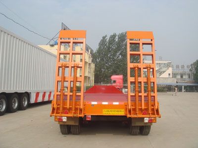 Luyue  LHX9400TDP Low flatbed semi-trailer