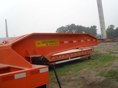 Huanda  BJQ9390TDPQ Low flatbed semi-trailer