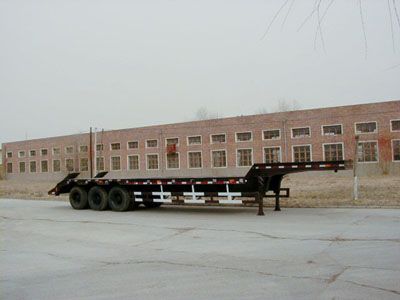 Wild Camel DQG9400 Low flatbed semi-trailer